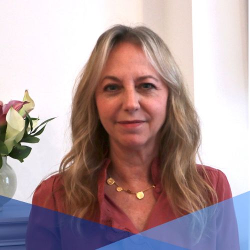 headshot for Debbie Clayman